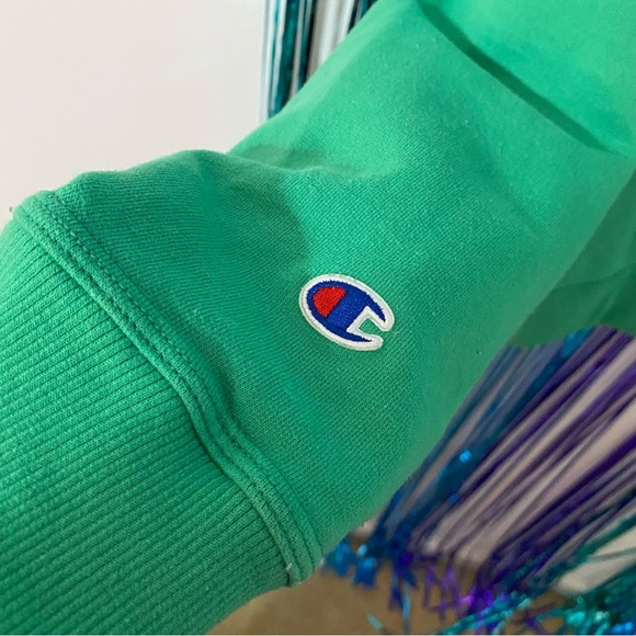 Champion Crewneck - Picture 6 of 6